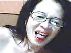 Pinay speelt op cam